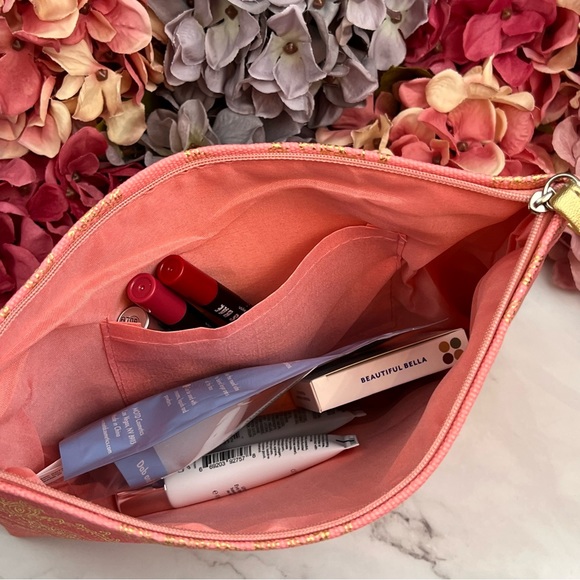 Coral Pink & Metallic Gold Pineapple Makeup Cosmetic Wristlet Clutch Bag - Picture 7 of 10